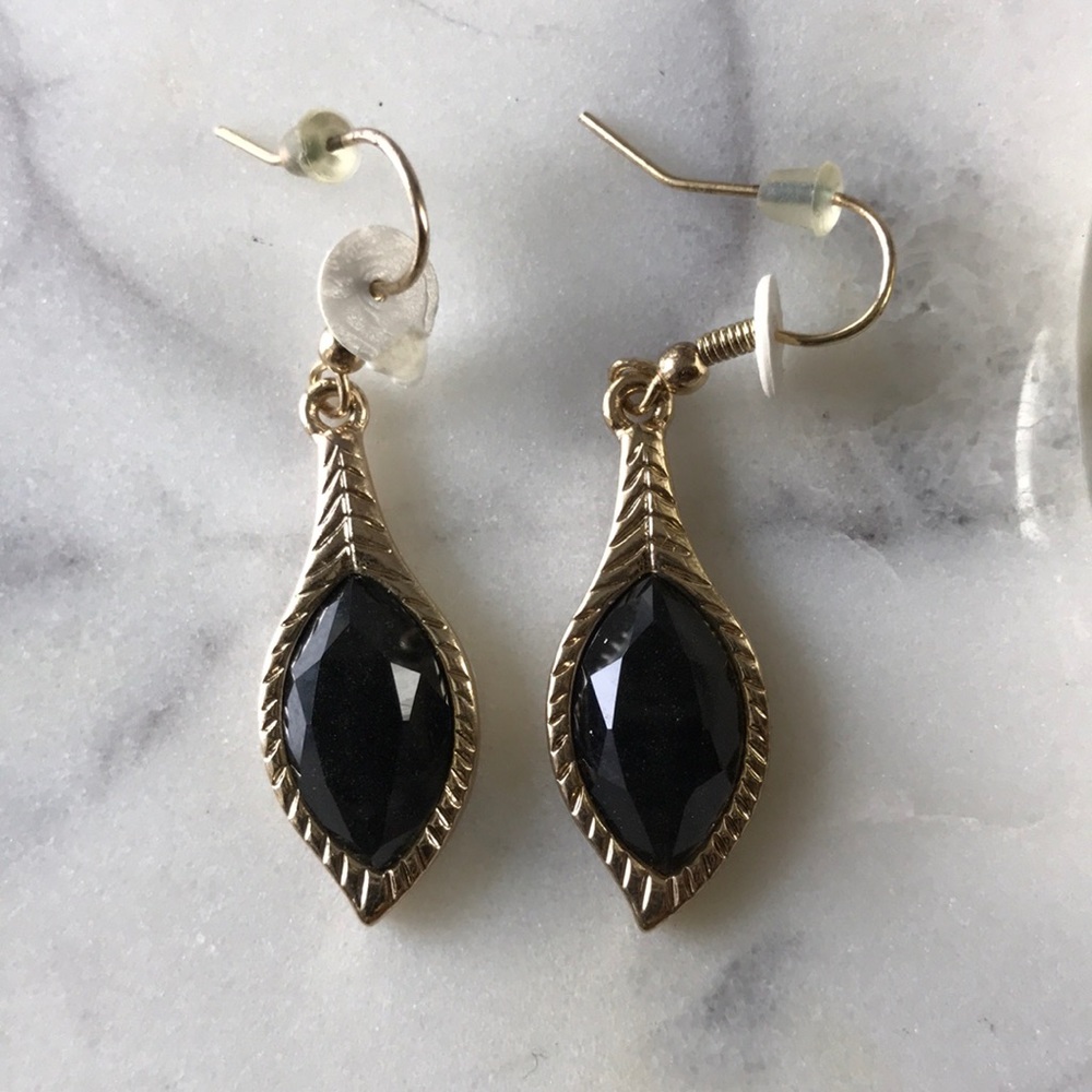 NEW Black & Gold Tear drop Earrings. NEW